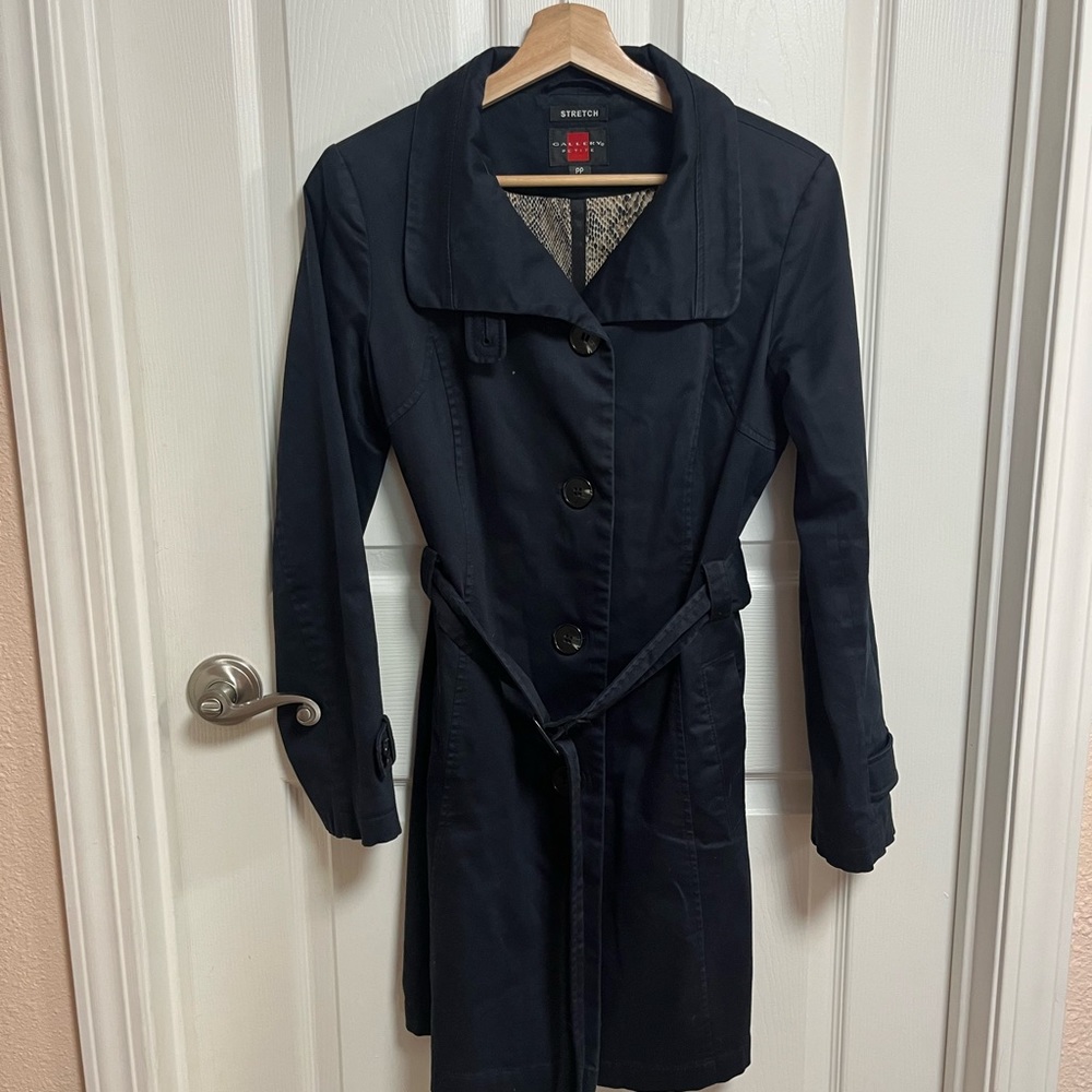 Gallery Black Trench Coat with Belt and Lapels